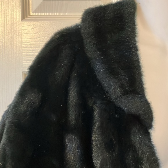 Fashioned in Tudor City by Malden Mills Cape Wrap Faux Fur Size Med Circa 1960’s - Picture 6 of 11